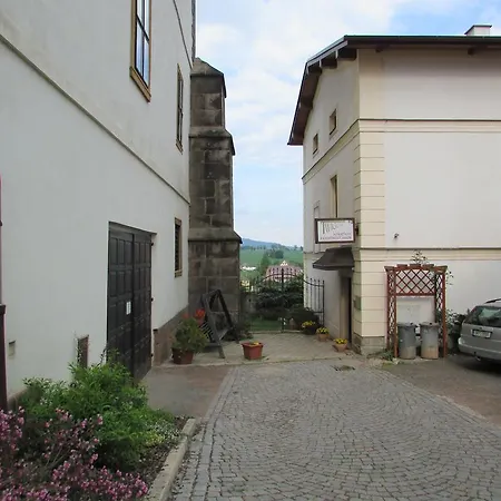 Na Hradbach *